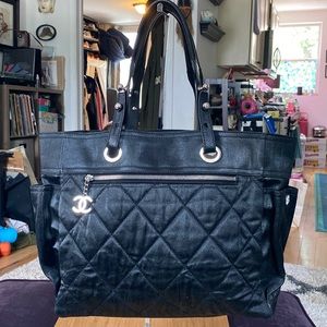 CHANEL Biarritz Shinny Pocket Tote